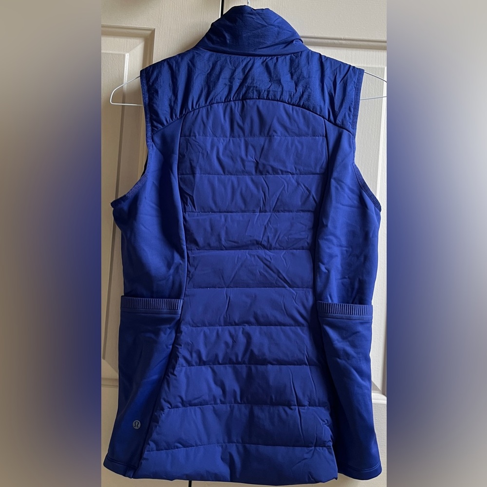 🍒LULULEMON sz 10 DOWN FOR IT ALL VEST 700-Fill PSYCHIC BLUE Jacket ~ REFLECTS!! - Picture 3 of 4